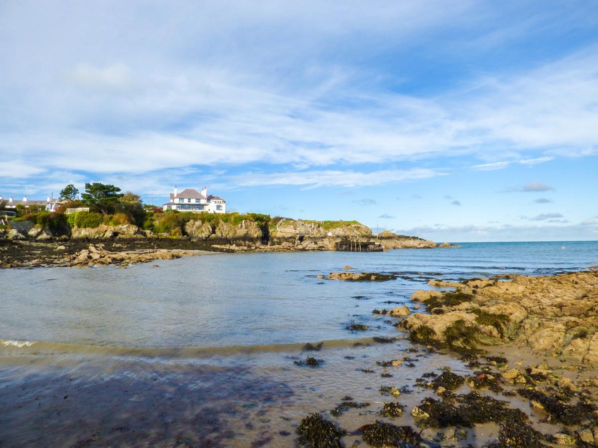Angorfa Villa Cemaes Bay Exterior photo