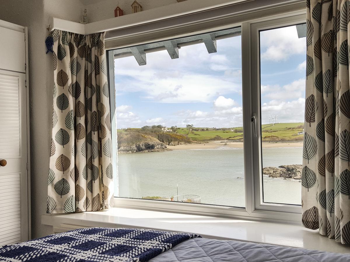 Angorfa Villa Cemaes Bay Exterior photo