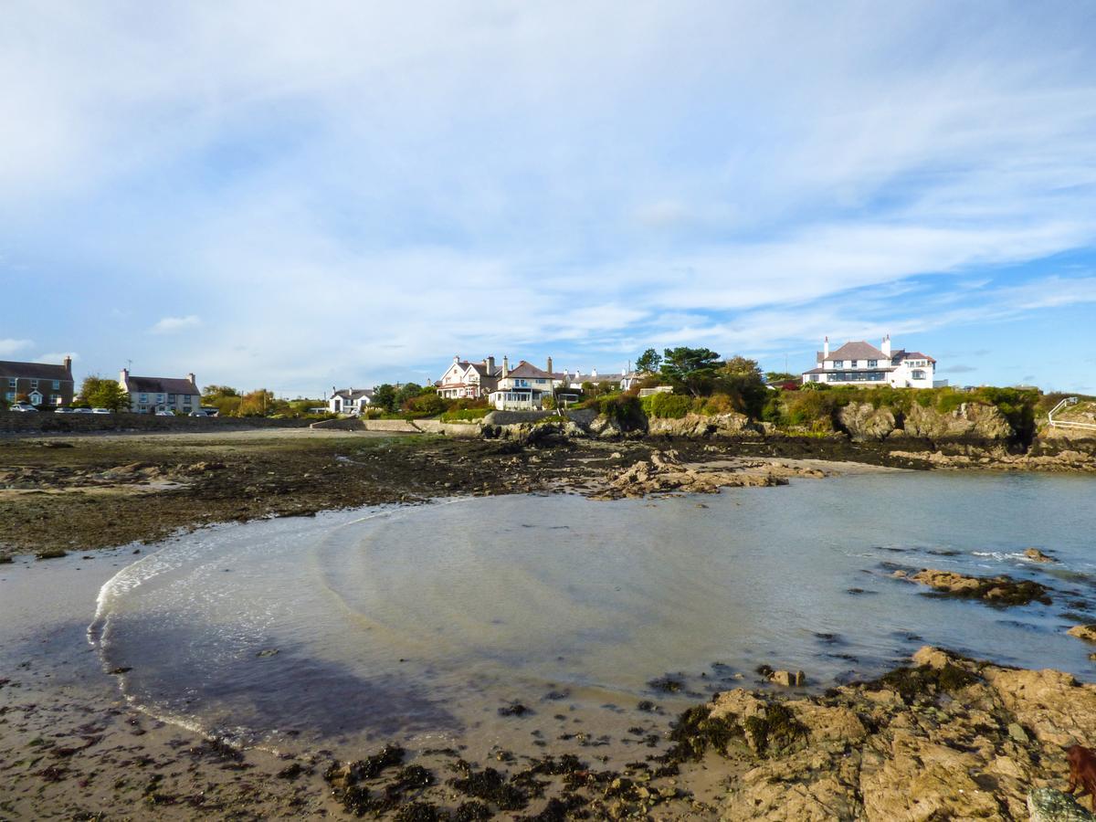 Angorfa Villa Cemaes Bay Exterior photo