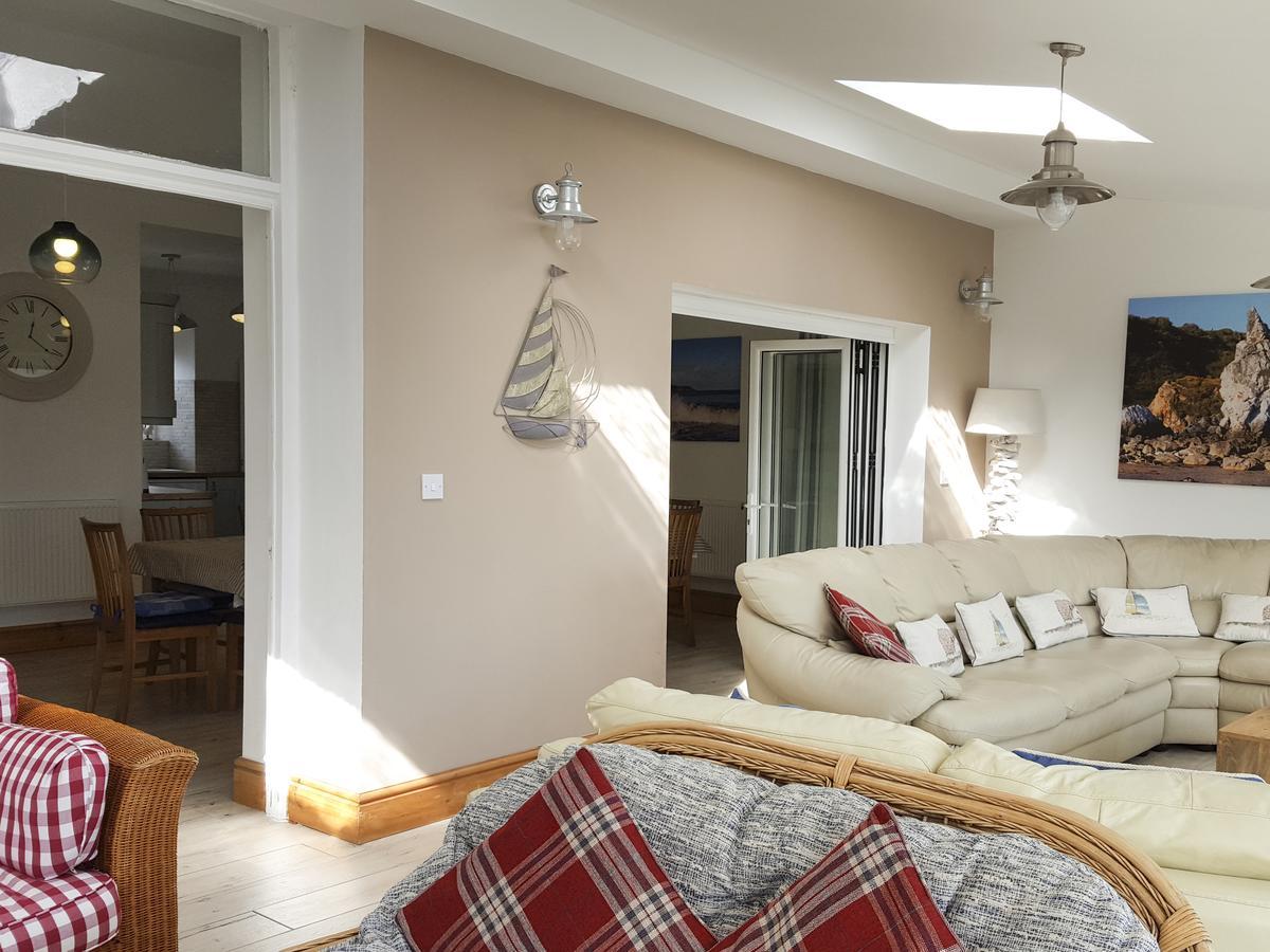 Angorfa Villa Cemaes Bay Exterior photo