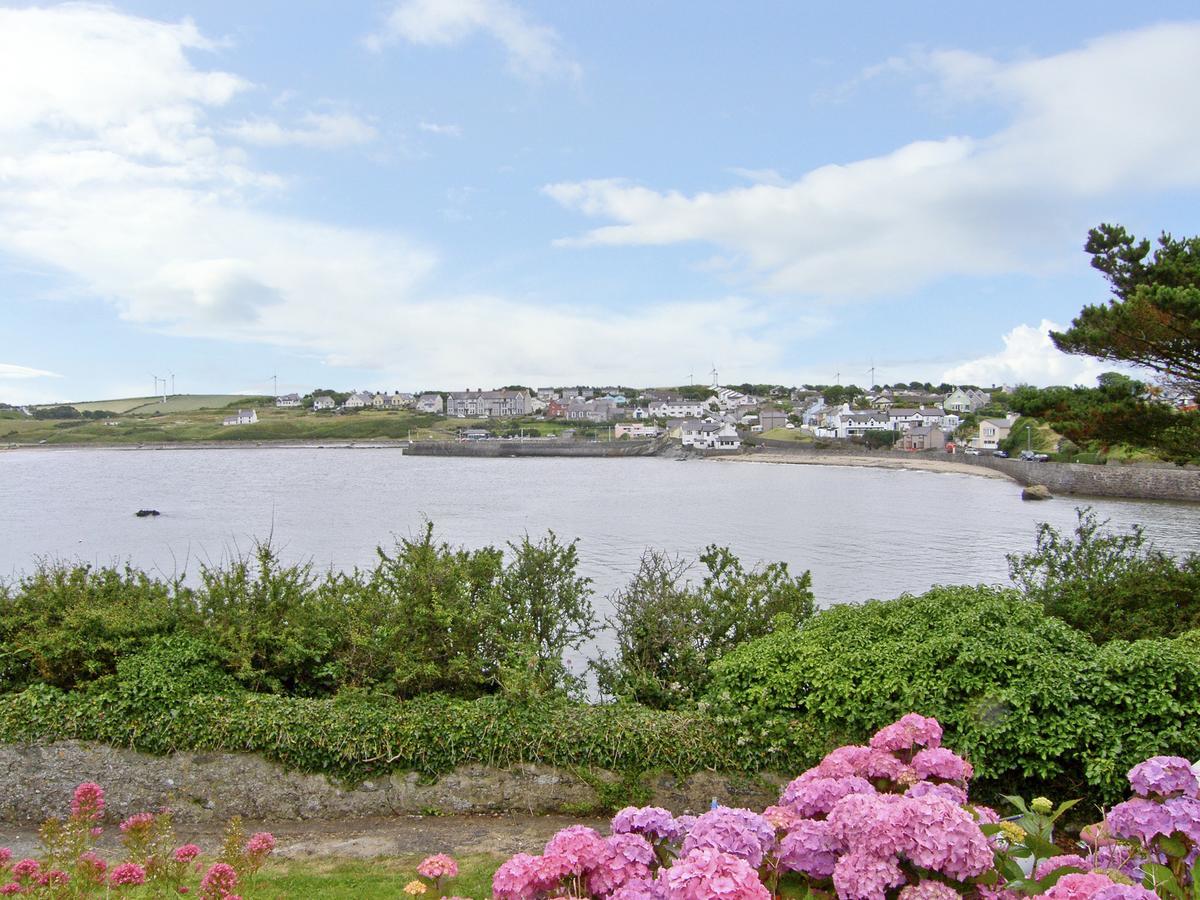 Angorfa Villa Cemaes Bay Exterior photo