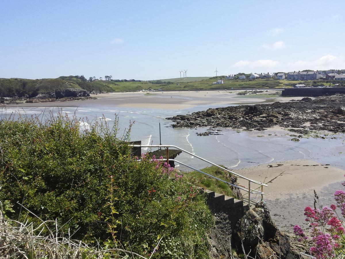 Angorfa Villa Cemaes Bay Exterior photo