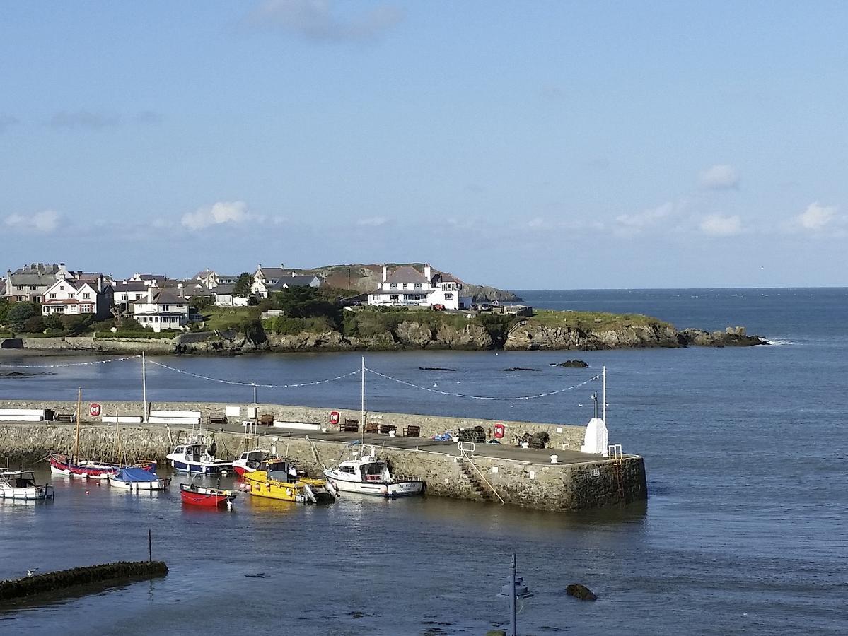 Angorfa Villa Cemaes Bay Exterior photo