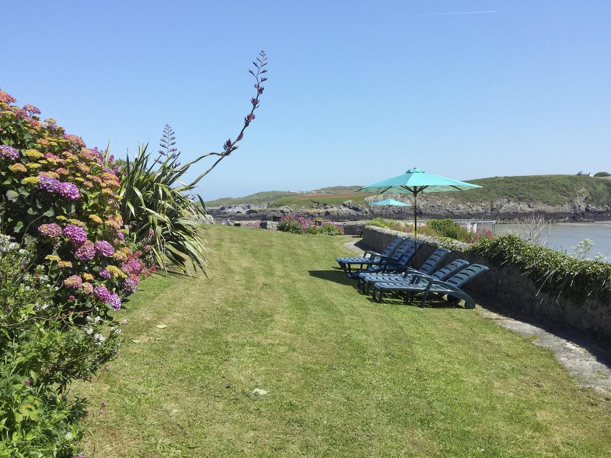 Angorfa Villa Cemaes Bay Exterior photo
