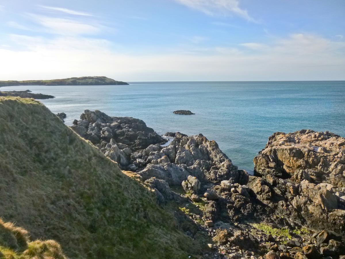 Angorfa Villa Cemaes Bay Exterior photo
